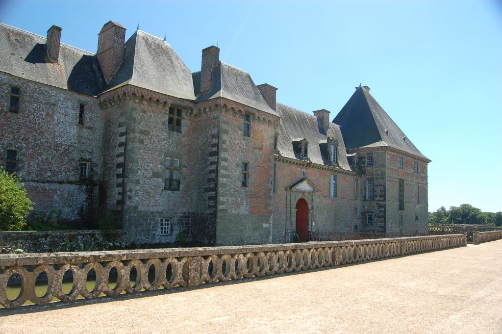 Carrouges Chateaux