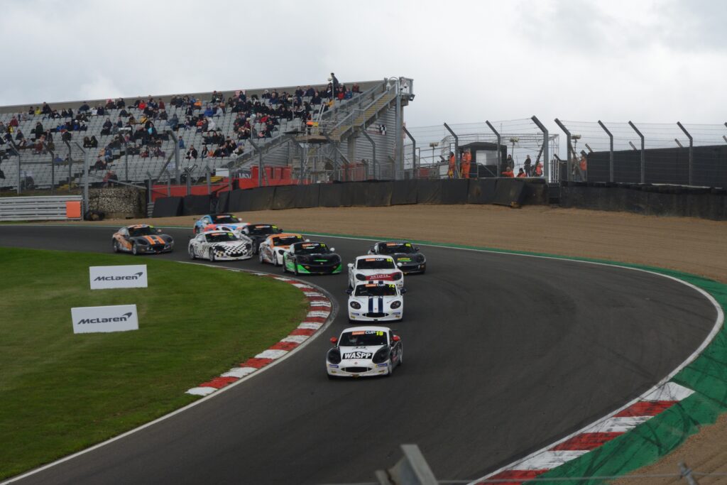 Ginetta Cup Paddock Hill Bend